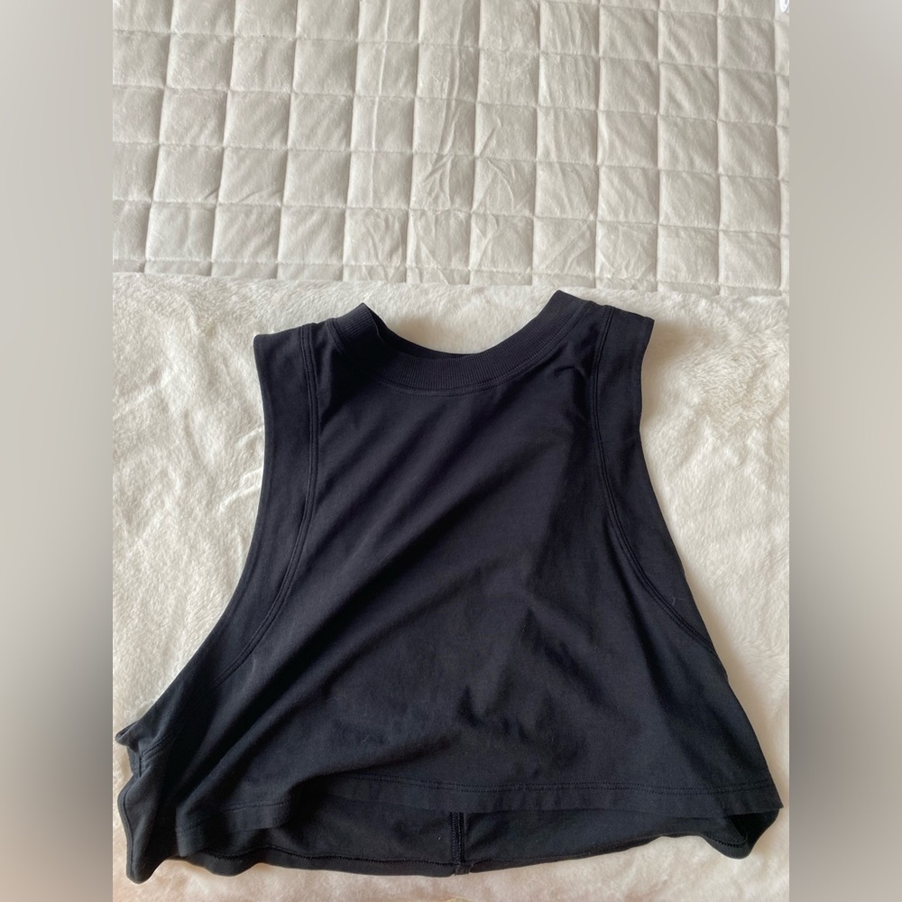 Black Lululemon cropped muscle tee size 4